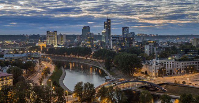 Обои картинки фото города, - панорамы, ночной, город, река, мост, здания