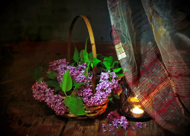 Обои картинки фото цветы, сирень, свеча, корзинка