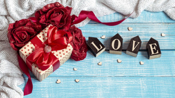 Картинка праздничные день+святого+валентина +сердечки +любовь искусственные розы подарок лента бант сердечки