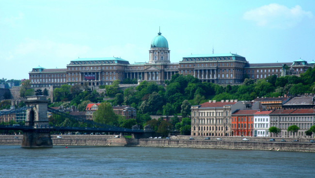 Обои картинки фото королевский, дворец, будапешт, города, венгрия, река, купол, большой