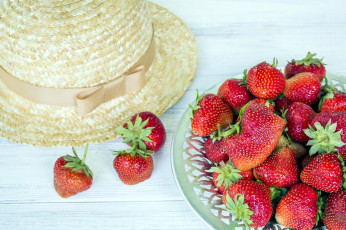 Картинка еда клубника +земляника шляпа ягоды