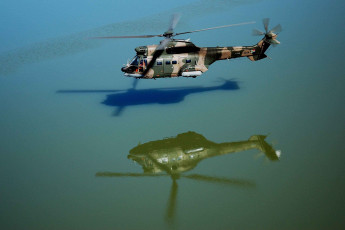 Картинка авиация вертолёты вода отражение