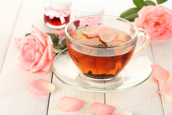 Картинка еда напитки Чай чай чашка лепестки розы розовые цветы баночки варенье
