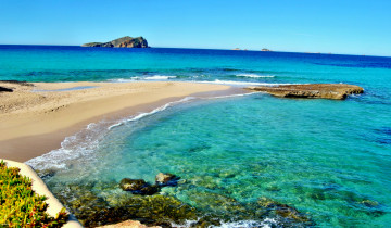 Картинка playas de comte isla del esparto природа побережье острова море песок камни коса