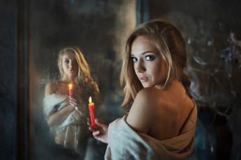 Картинка девушки -unsort+ блондинки зеркало девушка даша шовкопляс dasha shovkoplyas maxim maximov свеча отражение