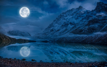 Картинка космос луна облака горы ночь