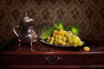 Картинка рисованное еда виноград натюрморт чайник поднос