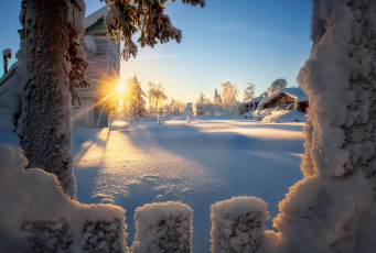Картинка природа зима россия дома забор пейзаж деревья снег лучи солнце