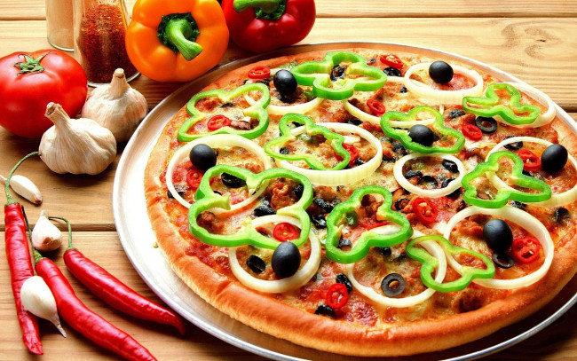 Обои картинки фото еда, пицца, томаты, помидоры, перец, чеснок