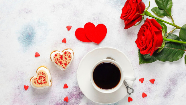 Обои картинки фото праздничные, день святого валентина,  сердечки,  любовь, розы, кофе, пирожные, сердечки