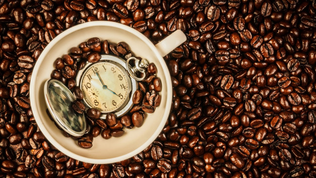 Обои картинки фото еда, кофе,  кофейные зёрна, чашка, зерна, часы