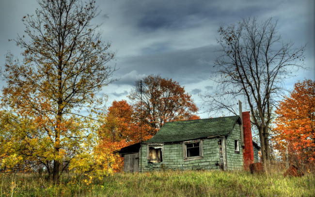 Обои картинки фото разное, развалины, руины, металлолом, дом, деревья, осень
