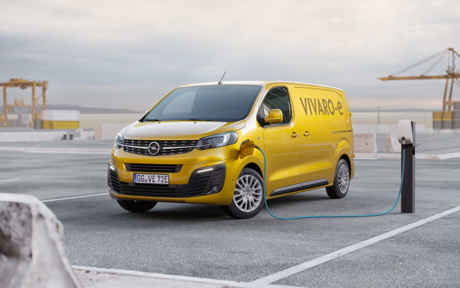 Обои картинки фото автомобили, opel, vivaro-e, 2020, электрический, автомобиль, фургон, экстерьер, желтый, vivaro, вид, спереди, минивэн