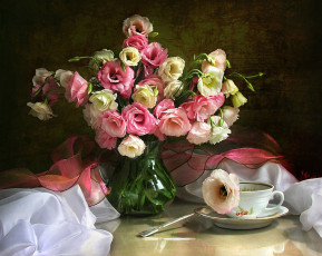 Картинка цветы эустома блюдце букет чашка кувшин