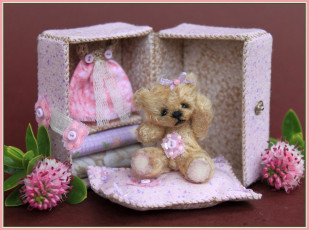 Картинка разное игрушки коробка платье цветы медвежонок