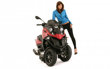 Картинка мотоциклы мото девушкой девушка трехколесный мотоцикл