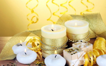 Картинка праздничные новогодние свечи бусы серпантин лента