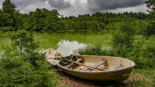 Обои картинки фото корабли, лодки,  шлюпки, лето, озеро, зелень