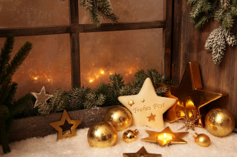 Картинка праздничные украшения окно шарики звёзды свеча