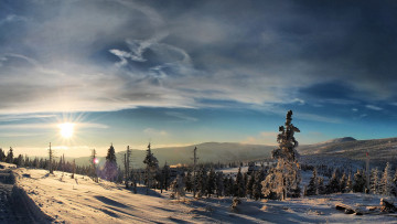 Картинка природа зима облака лес холмы