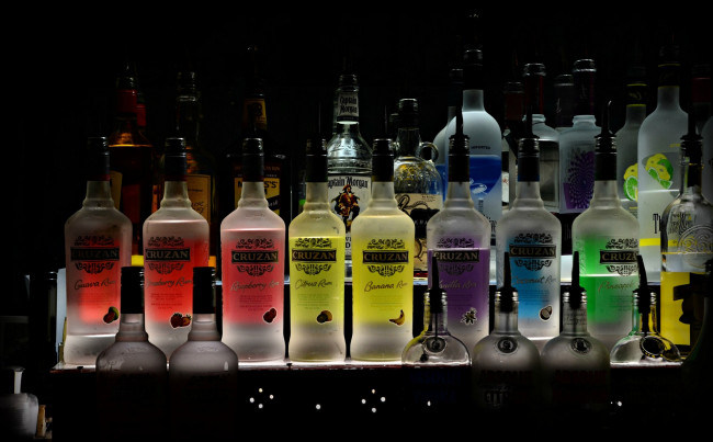 Обои картинки фото rum bottles, бренды, бренды напитков , разное, бар, ром