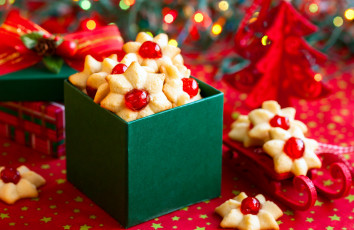 Картинка праздничные угощения коробка печенье