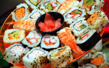 обоя еда, рыба,  морепродукты,  суши,  роллы, имбирь, креветки, суши