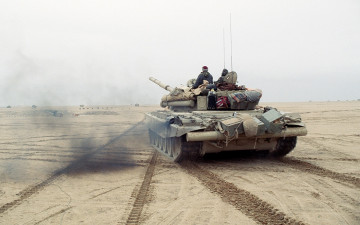 Картинка техника военная степь танк марш