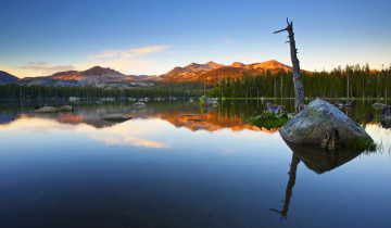 Картинка lake+alpenglow+++nevada +california природа реки озера горы лес озеро california nevada alpenglow lake