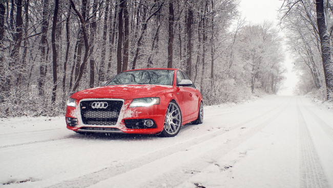 Обои картинки фото автомобили, audi, winter, зима, красная, red, ауди, снег, перед, s4