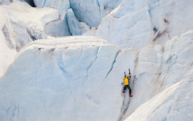Обои картинки фото альпинизм, спорт, экстрим, альпинист, горы, снег