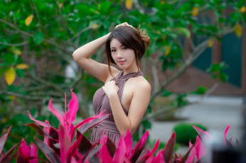 Картинка девушки -+азиатки платье азиатка поза