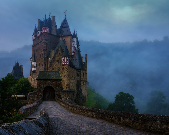 Обои картинки фото города, замки германии, тучи, небо, германия, замок, эльц