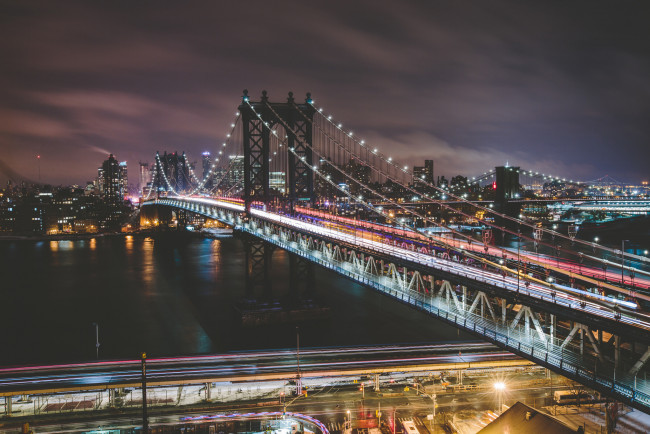 Обои картинки фото города, - мосты, манхэттенский, мост, светофор, ночь, соединенные, штаты, улица, бруклинский, манхэттен, ист-ривер, огни, нью-йорк