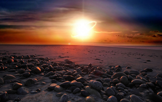 Обои картинки фото природа, восходы, закаты, пляж, песок, камни, слепящее, солнце