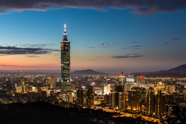 Обои картинки фото города, тайбэй, тайвань, ночь, небоскреб, панорама