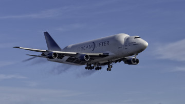 обоя boeing 747-400 dreamlifter, авиация, грузовые самолёты, супергрузовик