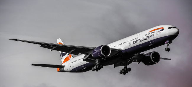 Обои картинки фото boeing 777, авиация, пассажирские самолёты, полет, небо, авиалайнер