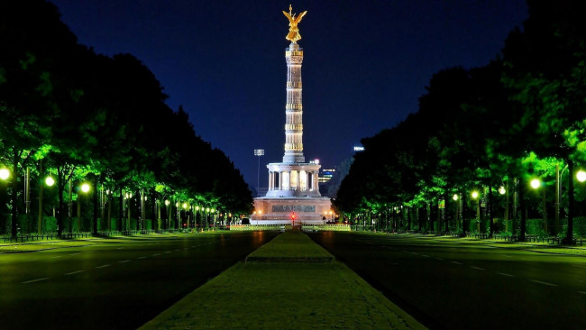 Обои картинки фото города, берлин , германия, вечер, монумент, фонари, деревья, проспект
