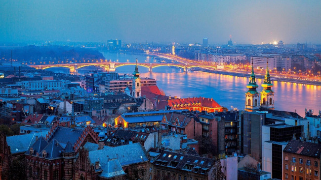 Обои картинки фото города, будапешт , венгрия, крыши, панорама, вечер, мост, река