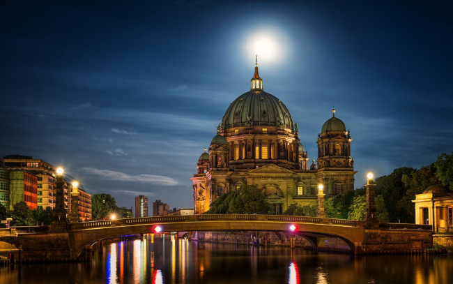 Обои картинки фото города, берлин , германия, мост, собор, фонари, река