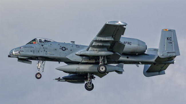 Обои картинки фото a-10c thunderbolt ii, авиация, боевые самолёты, ввс