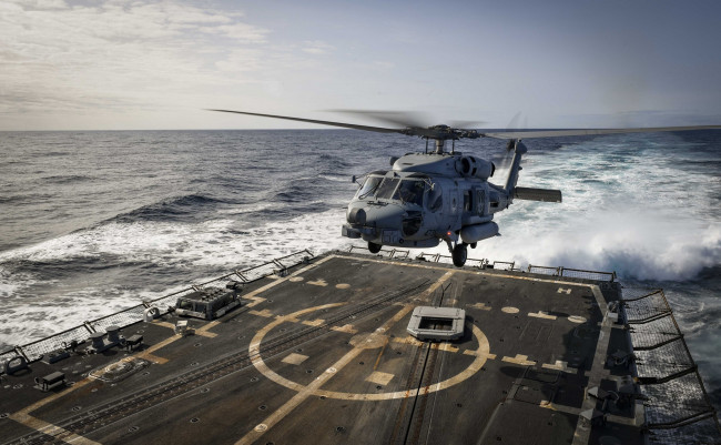 Обои картинки фото sikorsky sh-60 seahawk, авиация, вертолёты, посадка, морские, транспортные, средства, вертолеты, военно-морской, флот, авианосцы, военная