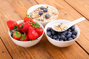 Картинка еда разное здоровый завтрак мюсли с молоком и фруктами ягодами хлопья