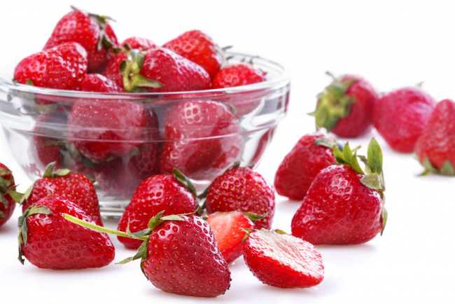 Обои картинки фото еда, клубника,  земляника, клубники, свежие, ягоды, bowl, strawberries, fresh, berries, миска