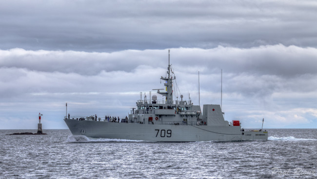 Обои картинки фото hmcs saskatoon, корабли, крейсеры,  линкоры,  эсминцы, боевой, флот