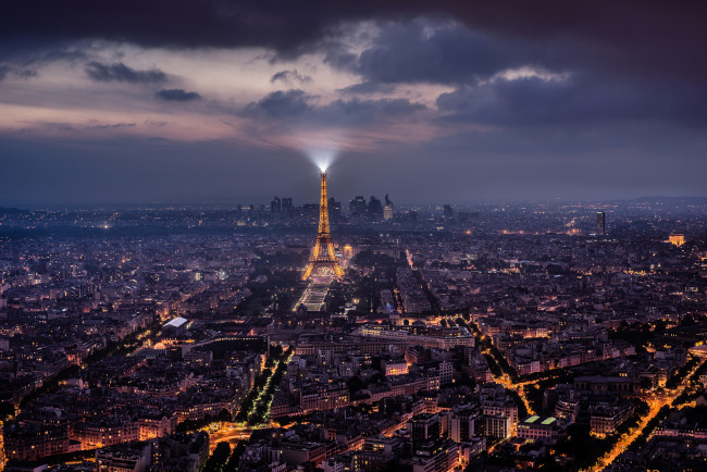 Обои картинки фото города, париж , франция, свет, огни, ночь, дома, башня, эйфелева, париж, город