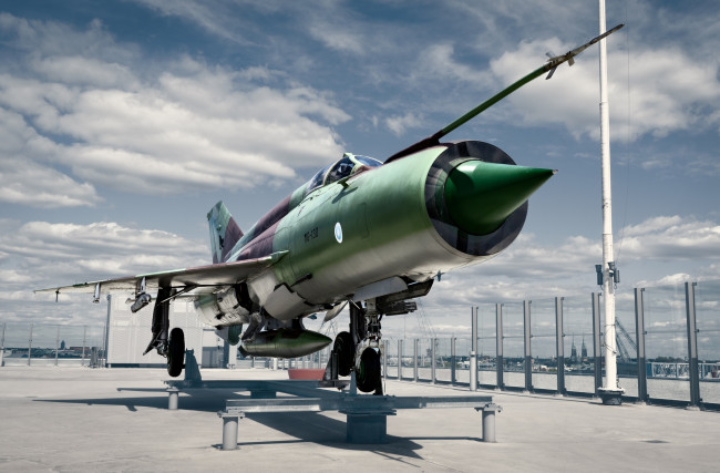 Обои картинки фото mig-21bis, авиация, памятники авиационных изделий, истребитель