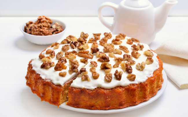Обои картинки фото еда, торты, и, грецкими, орехами, с, кремом, пирог