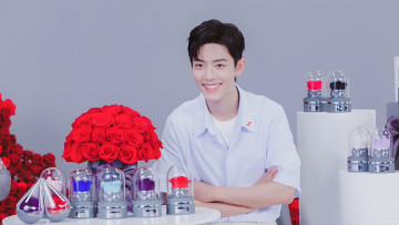 Картинка мужчины xiao+zhan актер рубашка презентация розы колбы